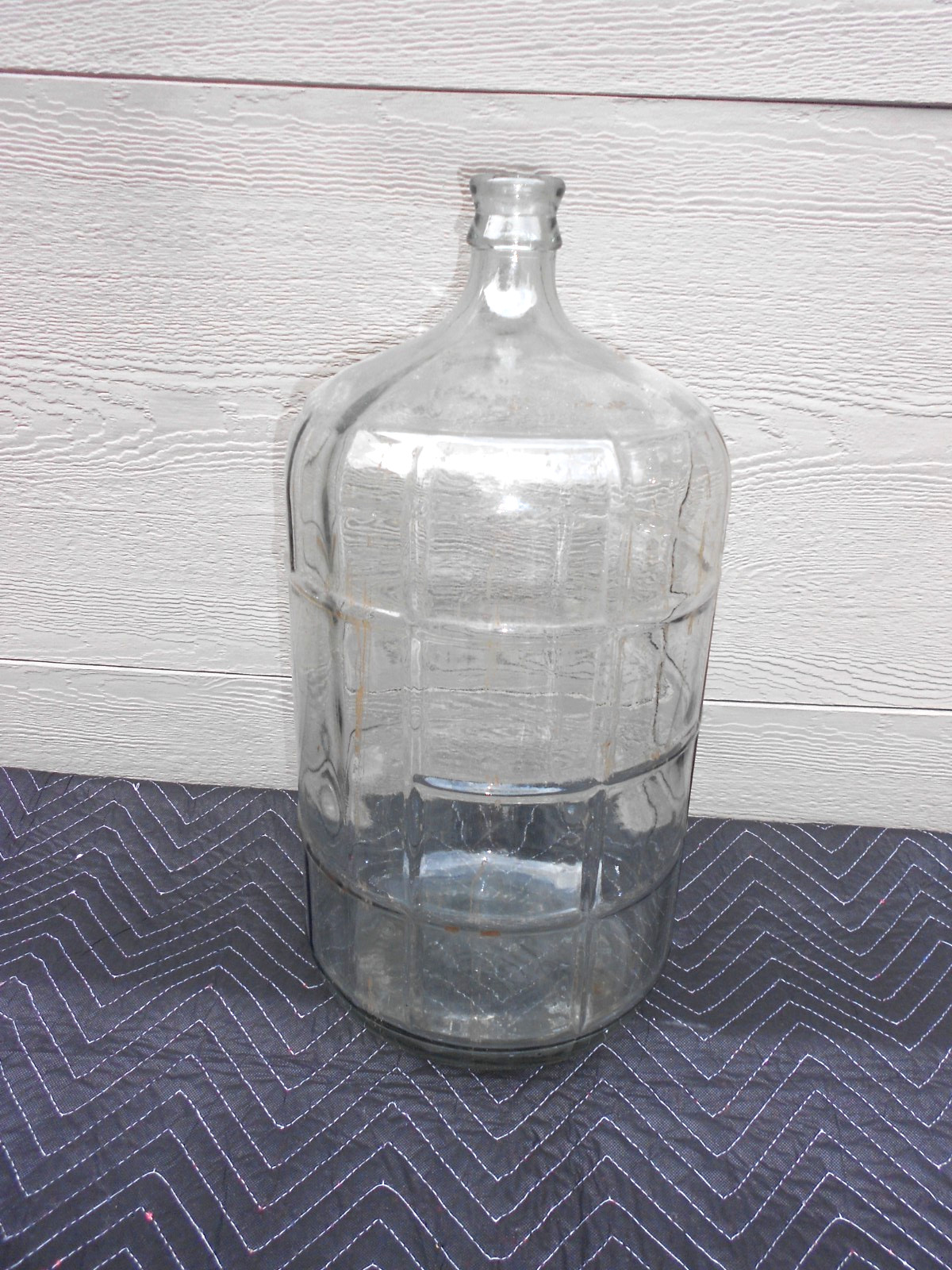 VINTAGE 5 GALLON WINE -WATER BOTTLE -JUG 22 x 10 in HEAVY EMBOSSED GLASS -XX 8 A