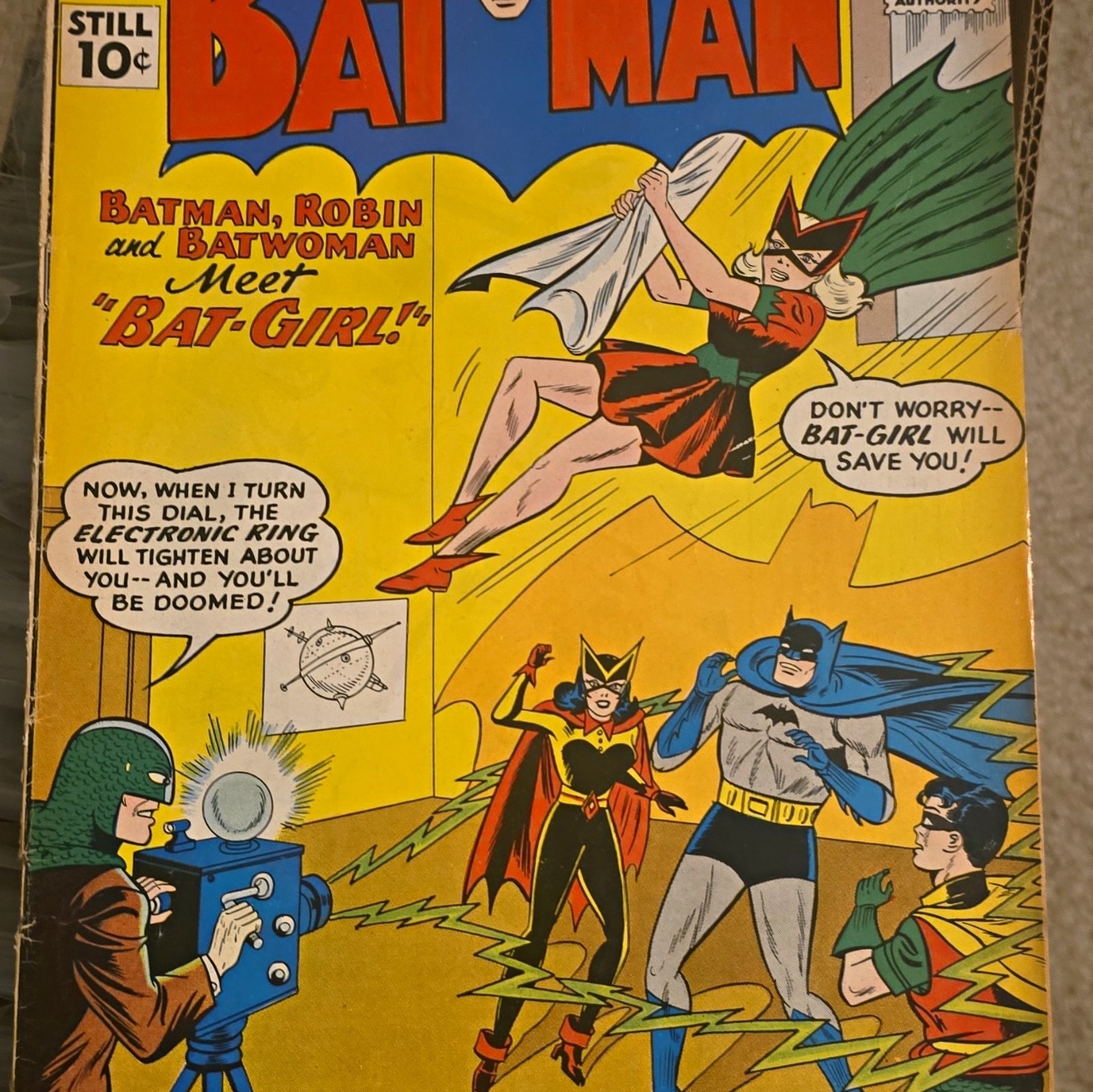 Batman Comic 139 Single Issue Color Featuring Batman Robin Batwoman Batgirl