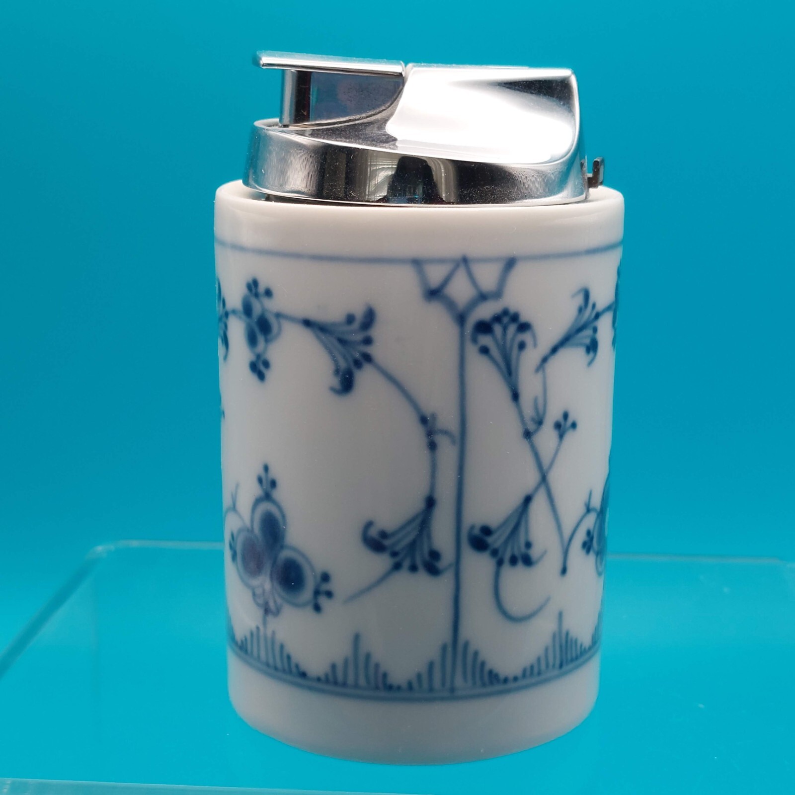 B & G Bing & Grondahl Lighter Blue Traditional 367 Denmark Copenhagen Clean