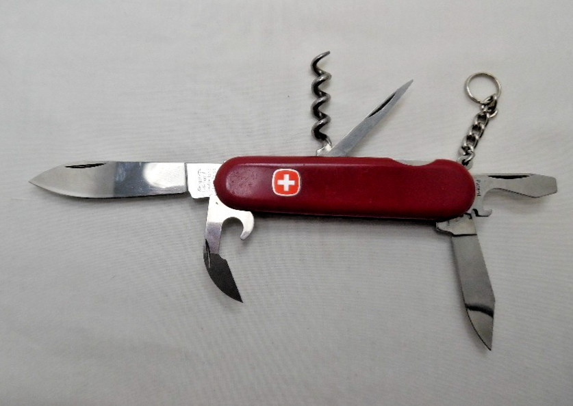 GENUINE WENGER COMMANDER SWISS ARMY KNIFE-NEW OLD STOCK