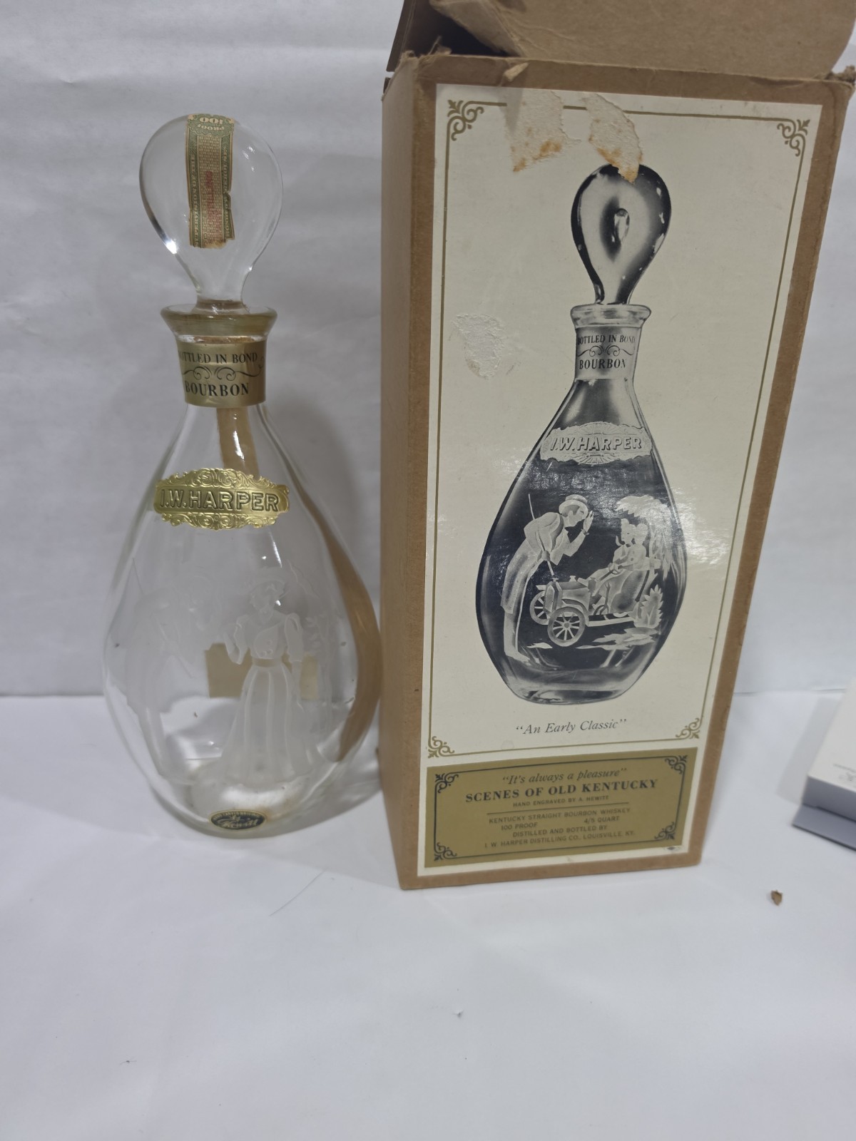 Vintage I W Harper Gentleman & Touring Car Etched Glass Decanter w/ Stopper 11