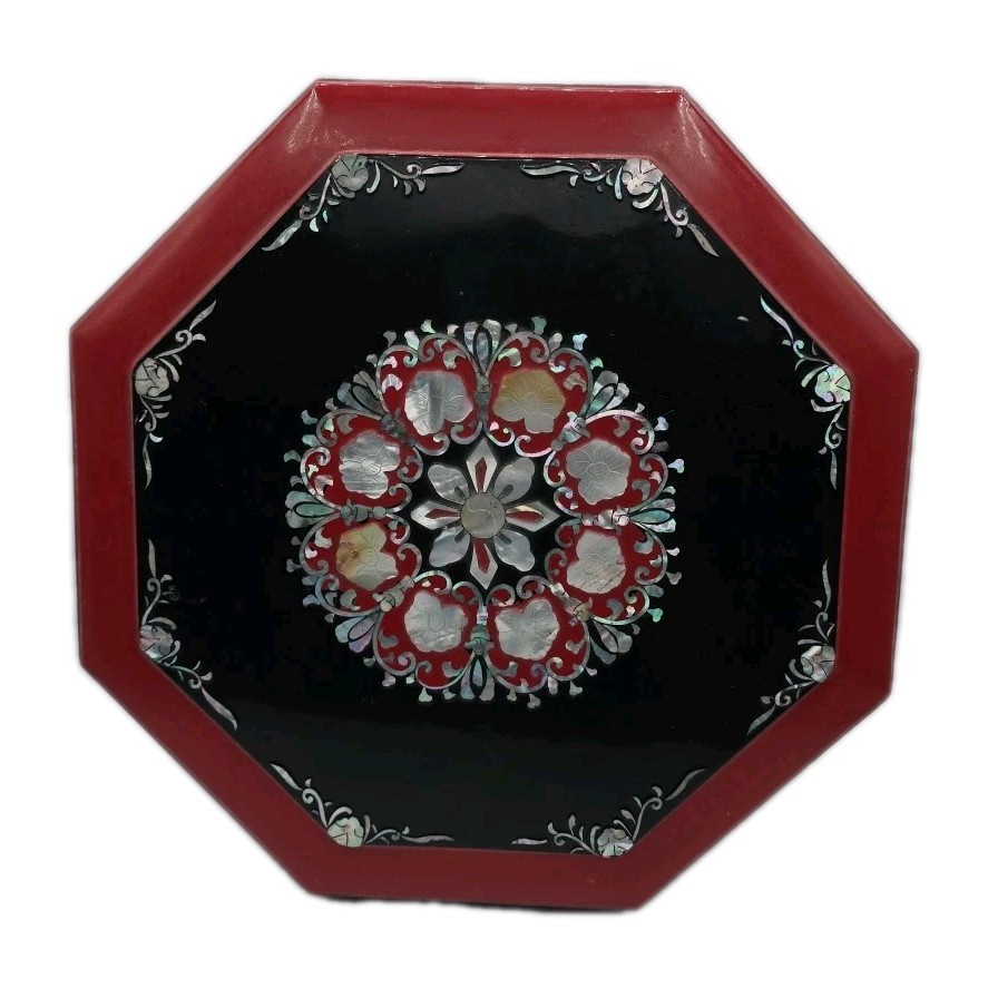 Vintage Korean MOP Shell Inlay Lacquer Bento Box Jewelry Chest Najeon-chilgi Art Vintage Korean MOP Shell Inlay Lacquer Bento Box Jewelry Chest Najeon-chilgi Art