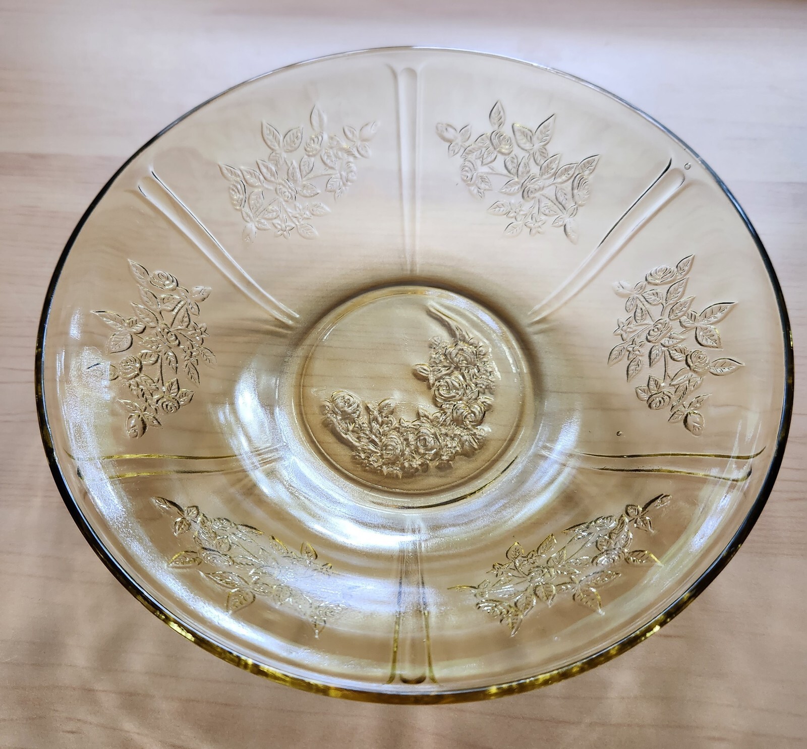 Vintage Federal Amber Glass Bowl Sharon Cabbage Rose Pattern 8.5\