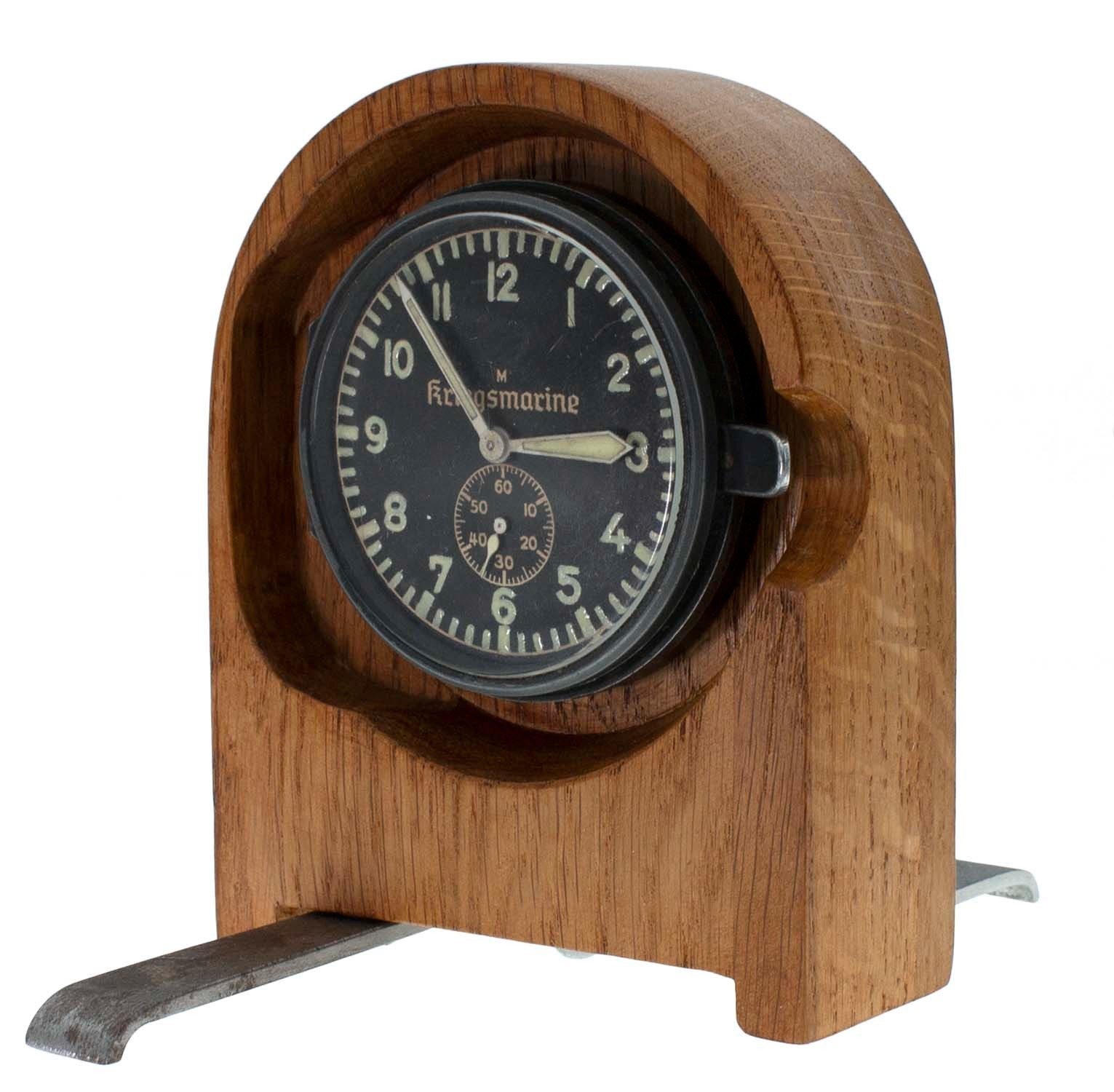 8-day 10-jewel German WWII Kriegsmarine Clock JUNGHANS J30D (40\'s-made), STAND