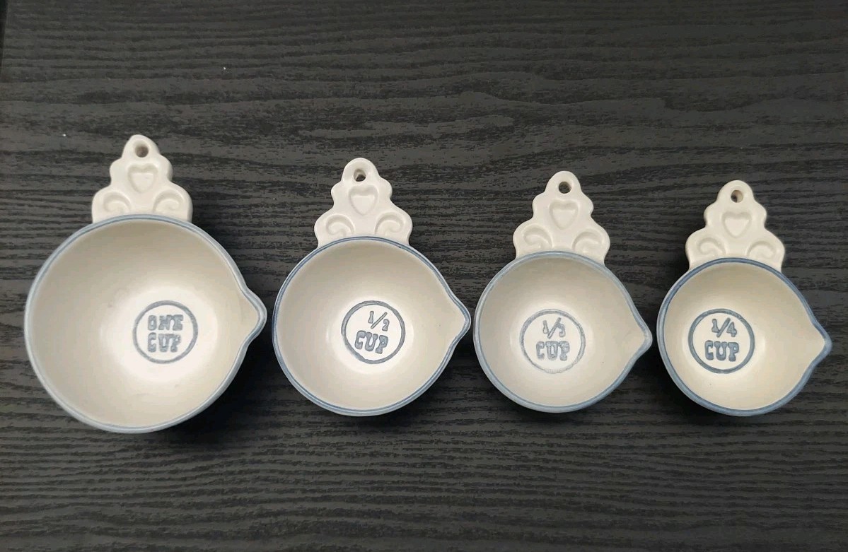 Vintage Pfaltzgraff  Measuring Cups Set of 4 Stoneware