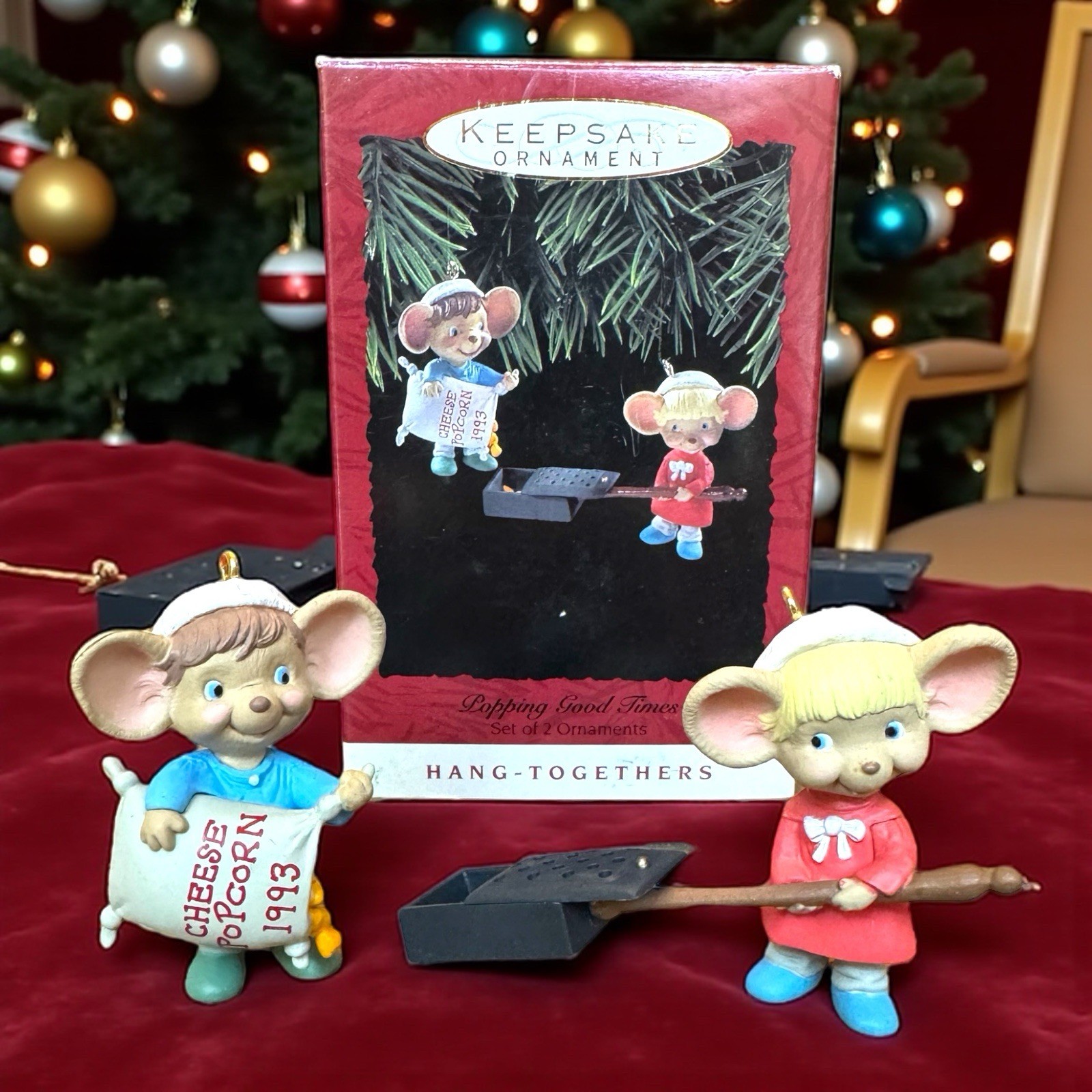 VTG Hallmark Keepsake Ornament Popping Good Times Hang Together Holiday 1993 New
