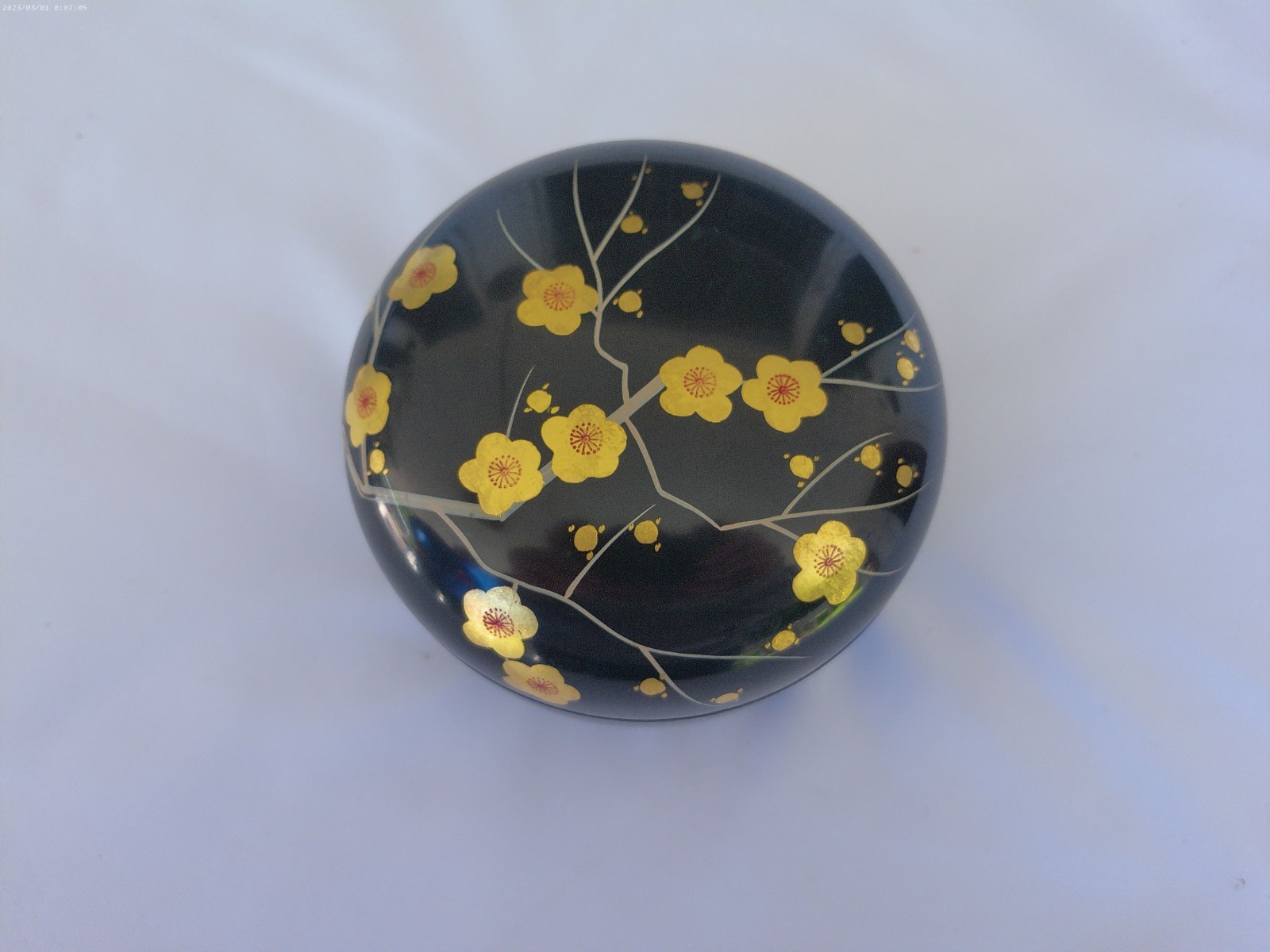 Heiando Japanese Lacquerware Dome Box Hand-Painted Maki-e Details Vintage