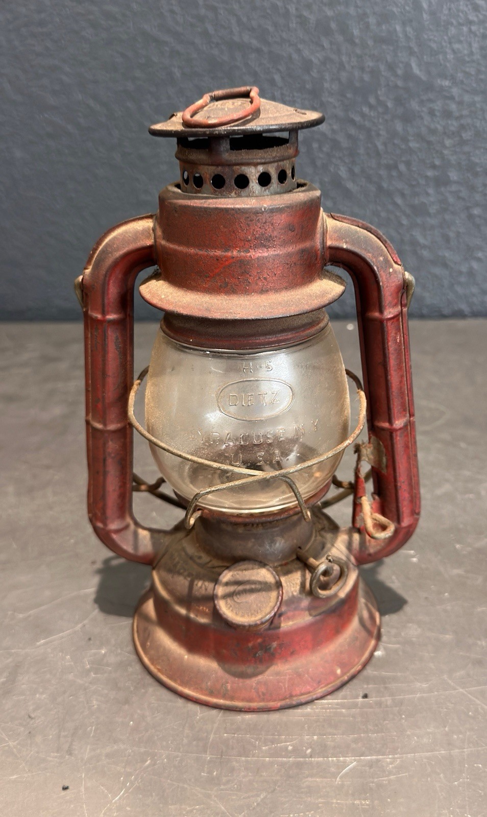 Vintage Dietz Comet No 50 Red Kerosene Lantern USA Original Cap Glass Globe