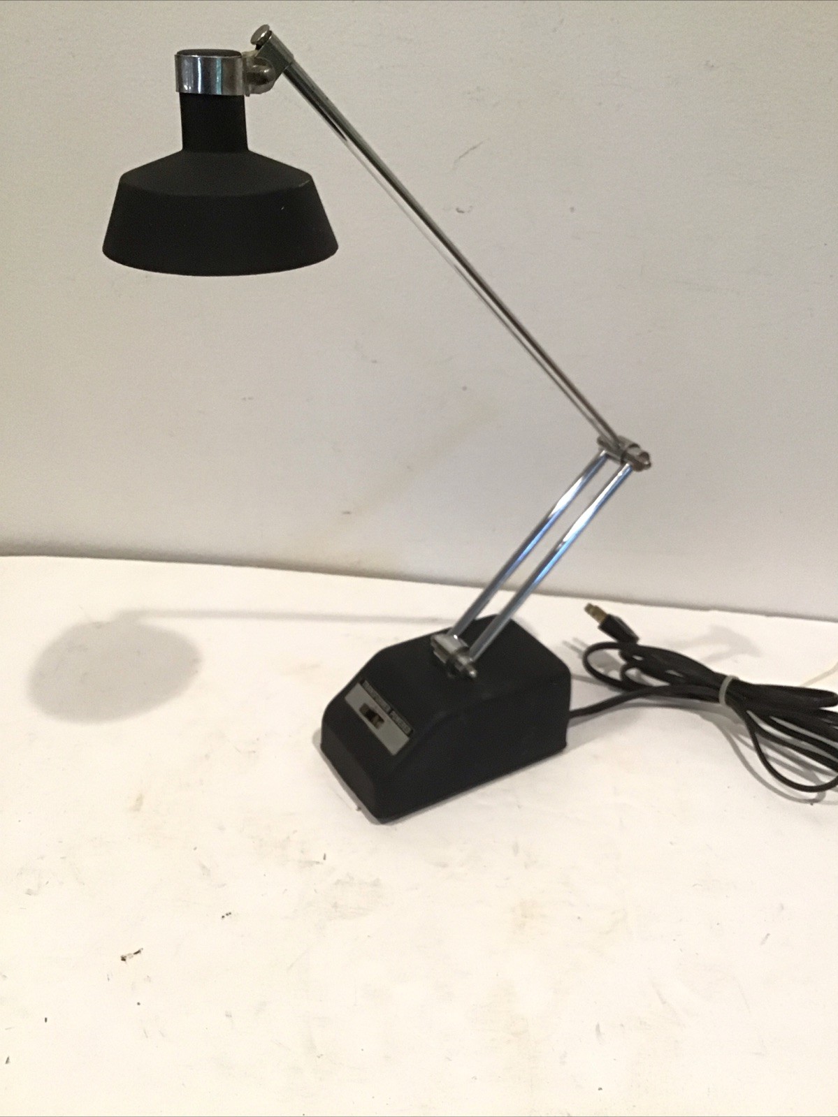VINTAGE Mobilite Transformer Powered Articulating Black Desk Lamp Light Model 95