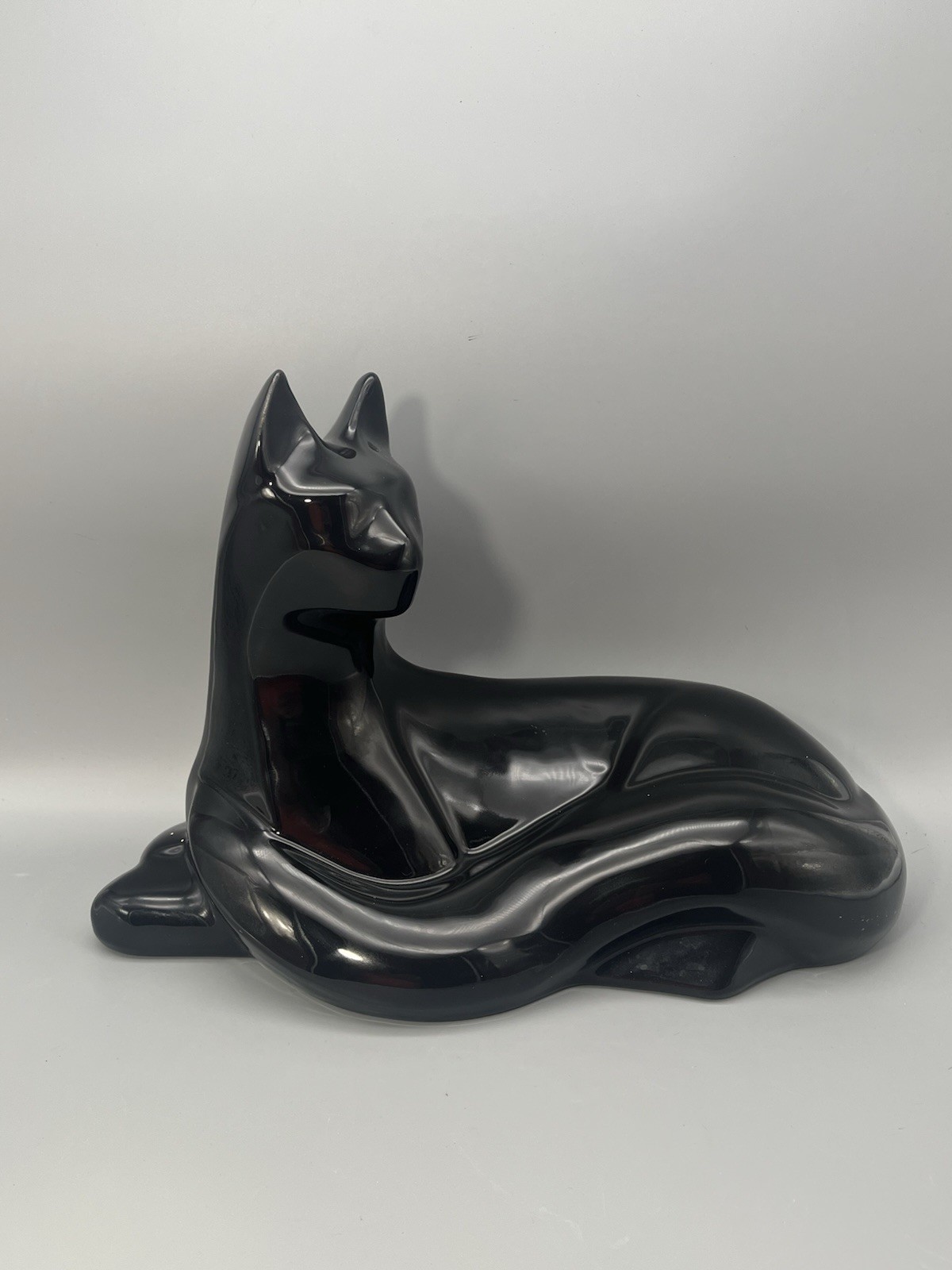 Vintage Royal Haeger 310 Ceramic Reclining Black Cat Figurine MCM Retro 14\