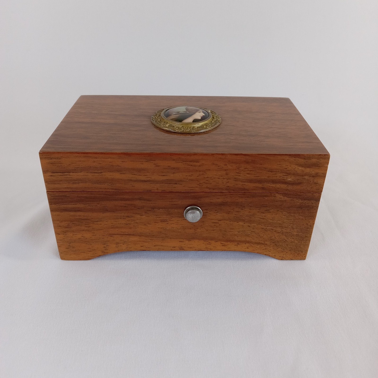 Thorens Vintage Swiss Wood Music Box 5.5\