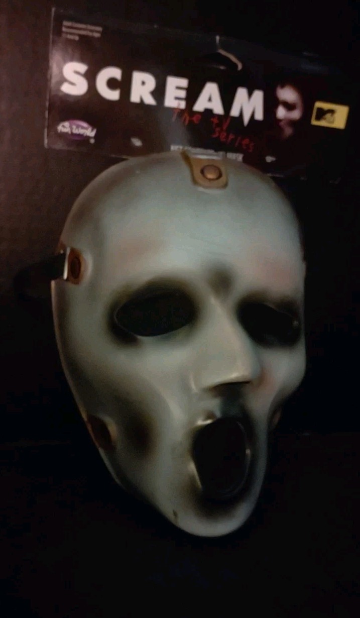 Scream MTV 2015 Brandon James mask Rare Halloween Easter Unlimited FunWorld Read