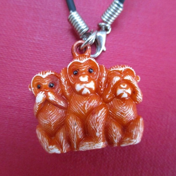 three wise monkeys no evil thai amulet holy magic statue pendent not sent to USA