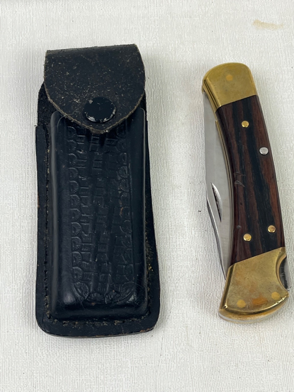 1995 BUCK USA 110 \  Brass and Wood Lock Back With Belt Sheath