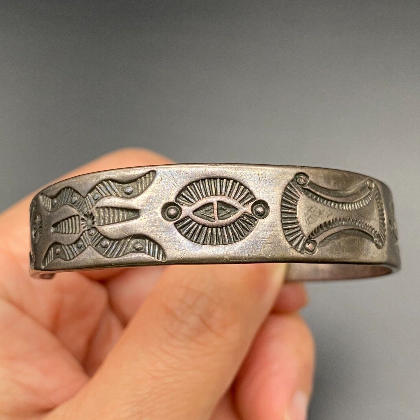 Vintage Navajo Native Hand Stampwork Silver Bracelet Cuff 6-3/4