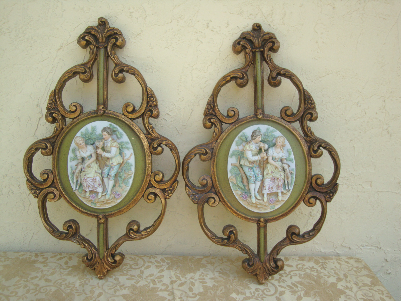 MAGNIFICENT PAIR OF PORCELAIN PLAQUES