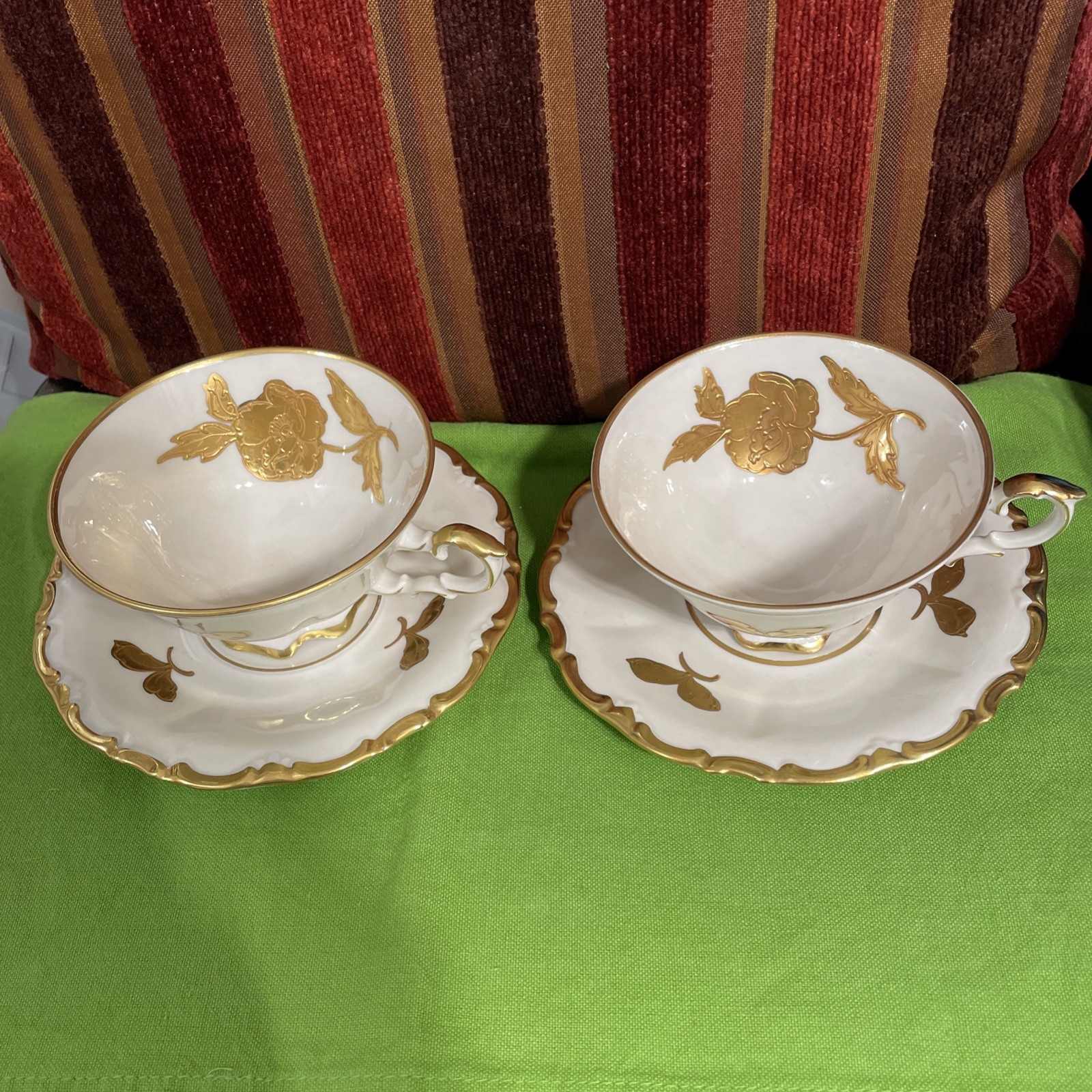 Vintage Waldershof Bavaria Germany White & Gold Swirl 2 Plate 2 Tea Cup. Vintage Waldershof Bavaria Germany White & Gold Swirl 2 Plate 2 Tea Cup.