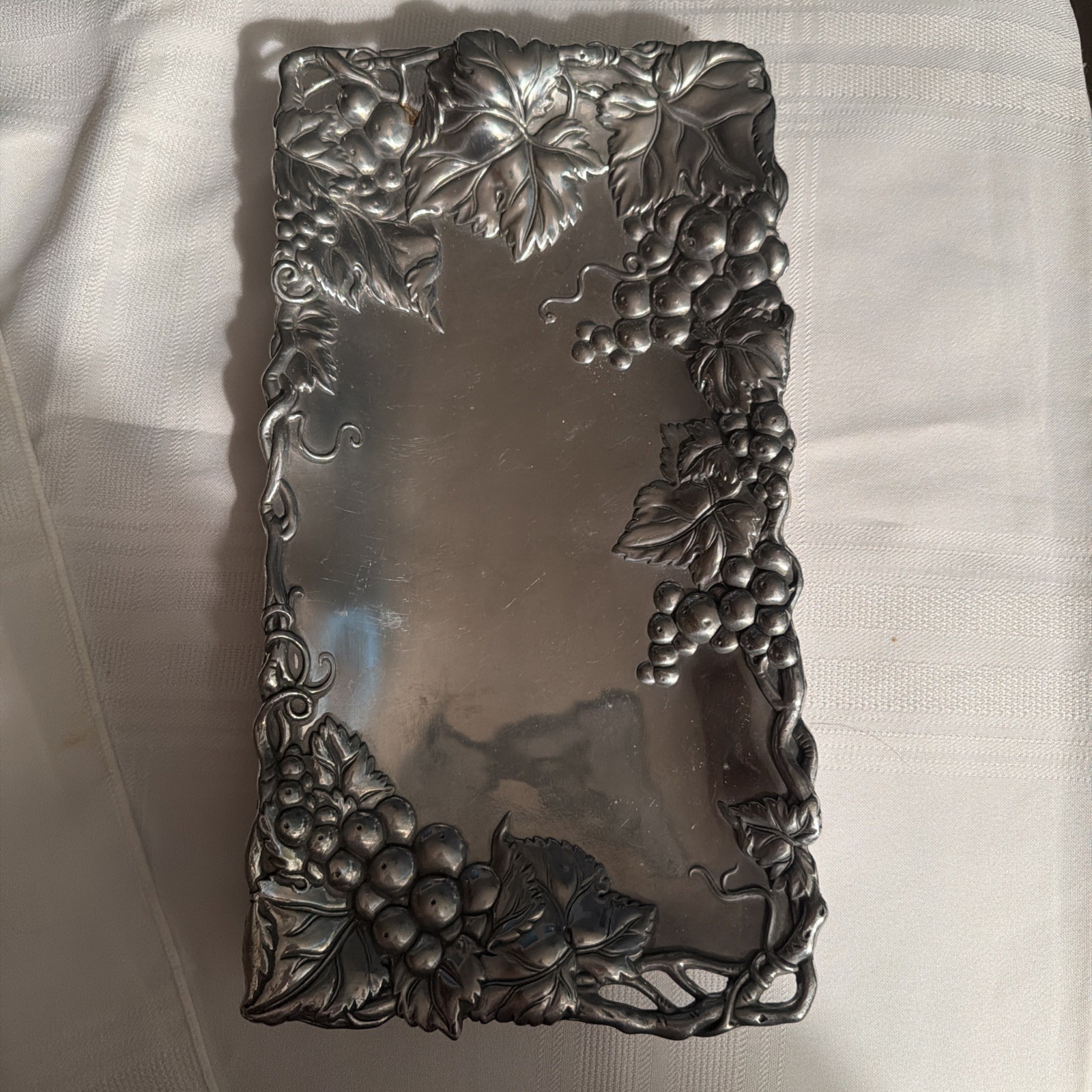 Arthur Court Grapes Vine Leaves 11.5” x 6.5” Handmade Aluminum Bread Tray 1996