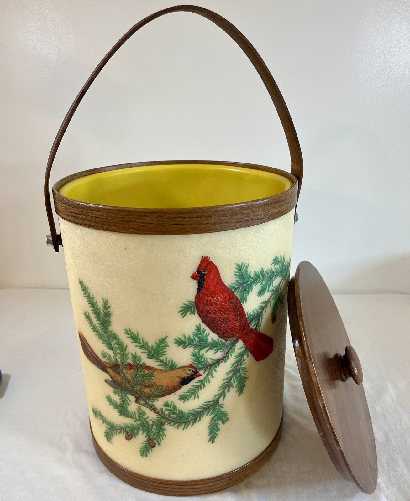 Vtg The Bacova Guild Cardinals & Chickadees Birds Art Fiberglass Ice Bucket