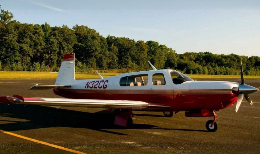 Mooney M20 M-20-R Ovation Bravo Desktop Wood Airplane New Model Small Scale 1/32