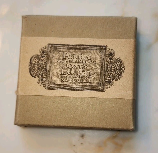 Antique Coty L’Origan Poudre Compact Paris New York Gold Tone Original Box Puff