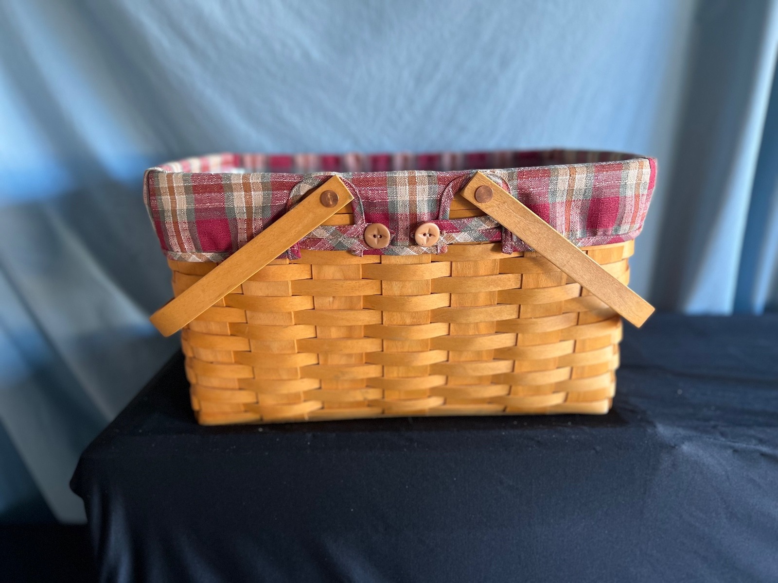 Vintage Longaberger 2002 Swing Handles Picnic Basket Lined Large 16x12x 9 Vintage Longaberger 2002 Swing Handles Picnic Basket Lined Large 16x12x 9