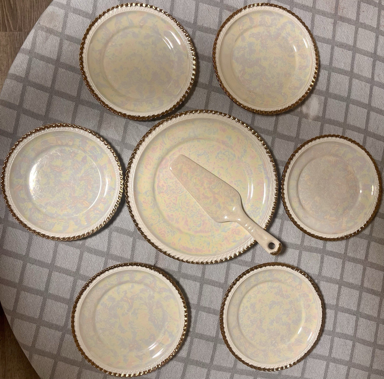 Mid Century Vintage Pearl China PEA5 8 Piece Desert Set 22KT Gold Trim