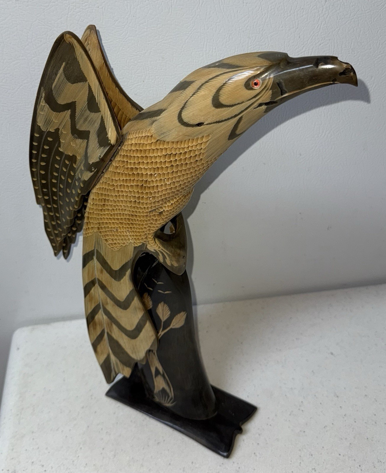 HAND CRAFTED BIRD FIGURINE MADE OF HORN 13