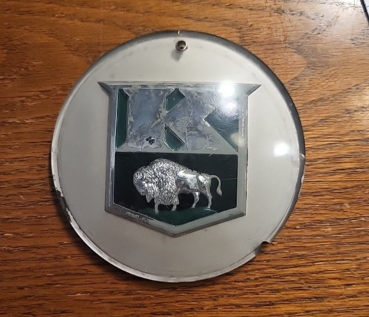 Vintage Kaiser Auto Buffalo Center Horn Cap