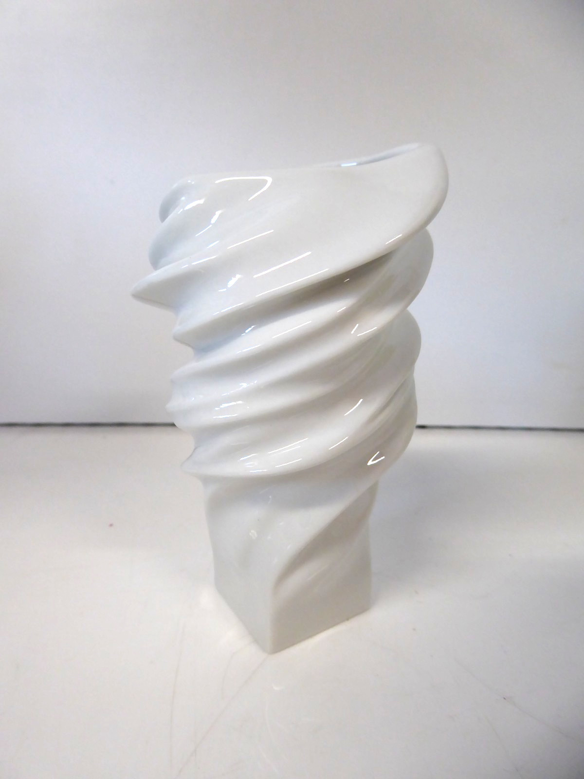 Rosenthal Germany Mini Squall Vase, White,  4-1/4