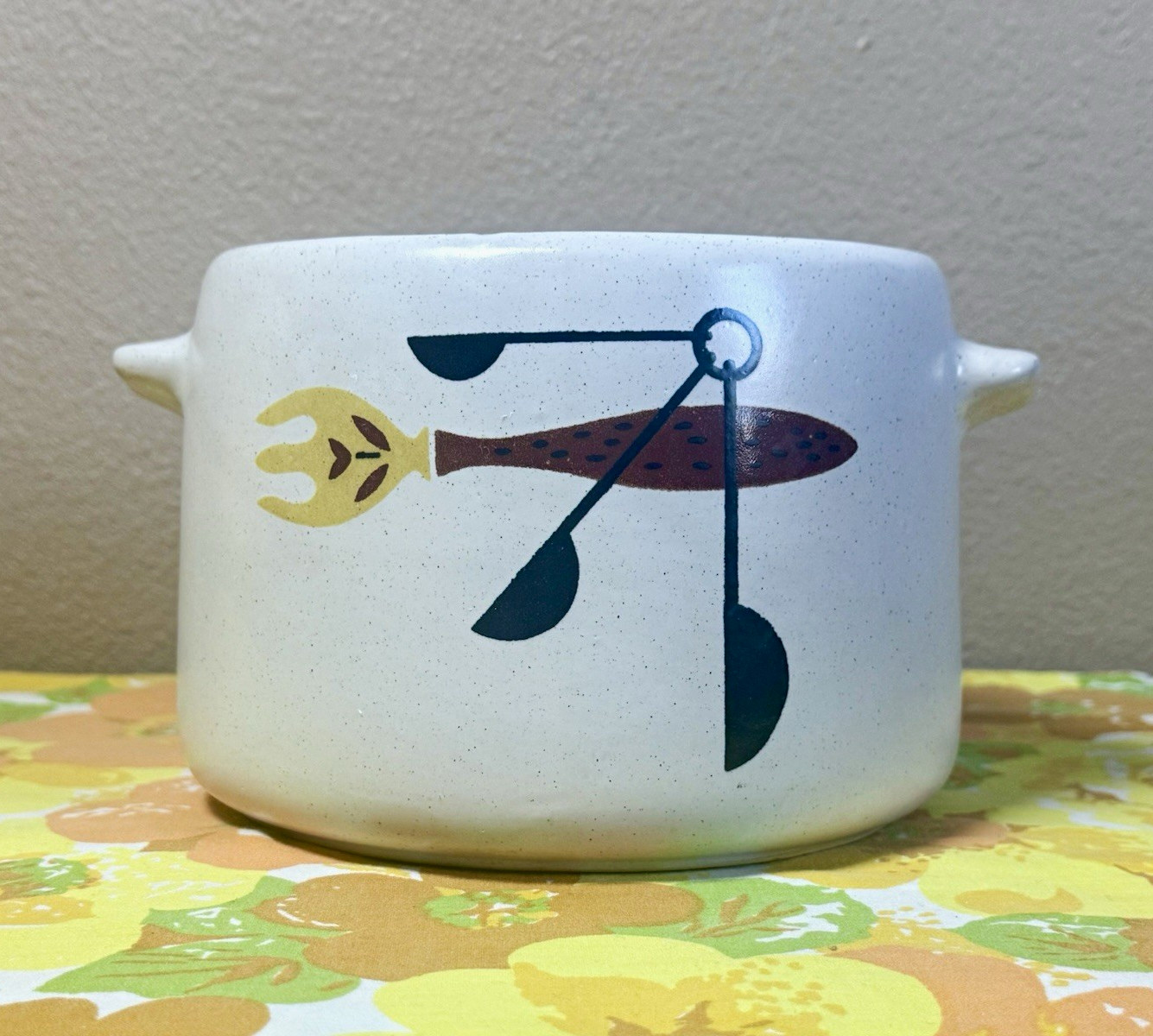 Vintage West Bend Bean Pot No Lid Casserole MCM Atomic Flower Speckled Stoneware