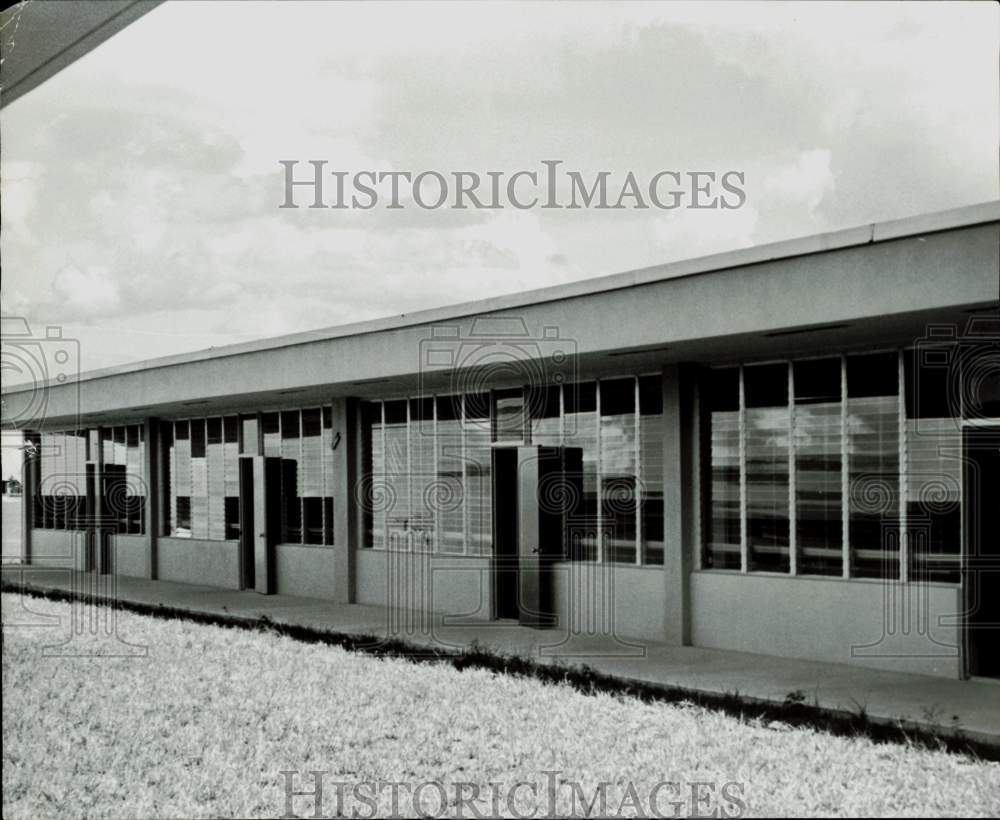 1958 Press Photo John G. Du Puis Elementary School in Hialeah - lra58126