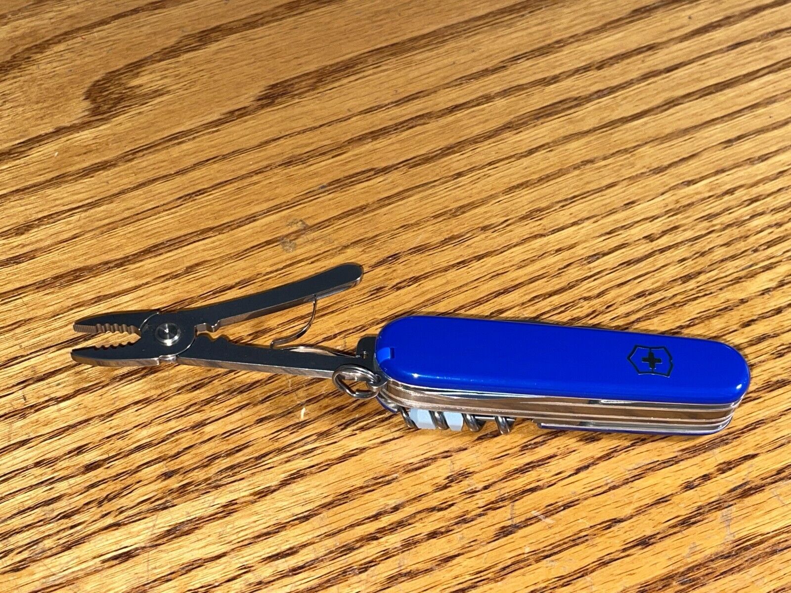 New Victorinox Swiss Army 91mm Knife  :  ANGLER PLUS in Cobalt Blue
