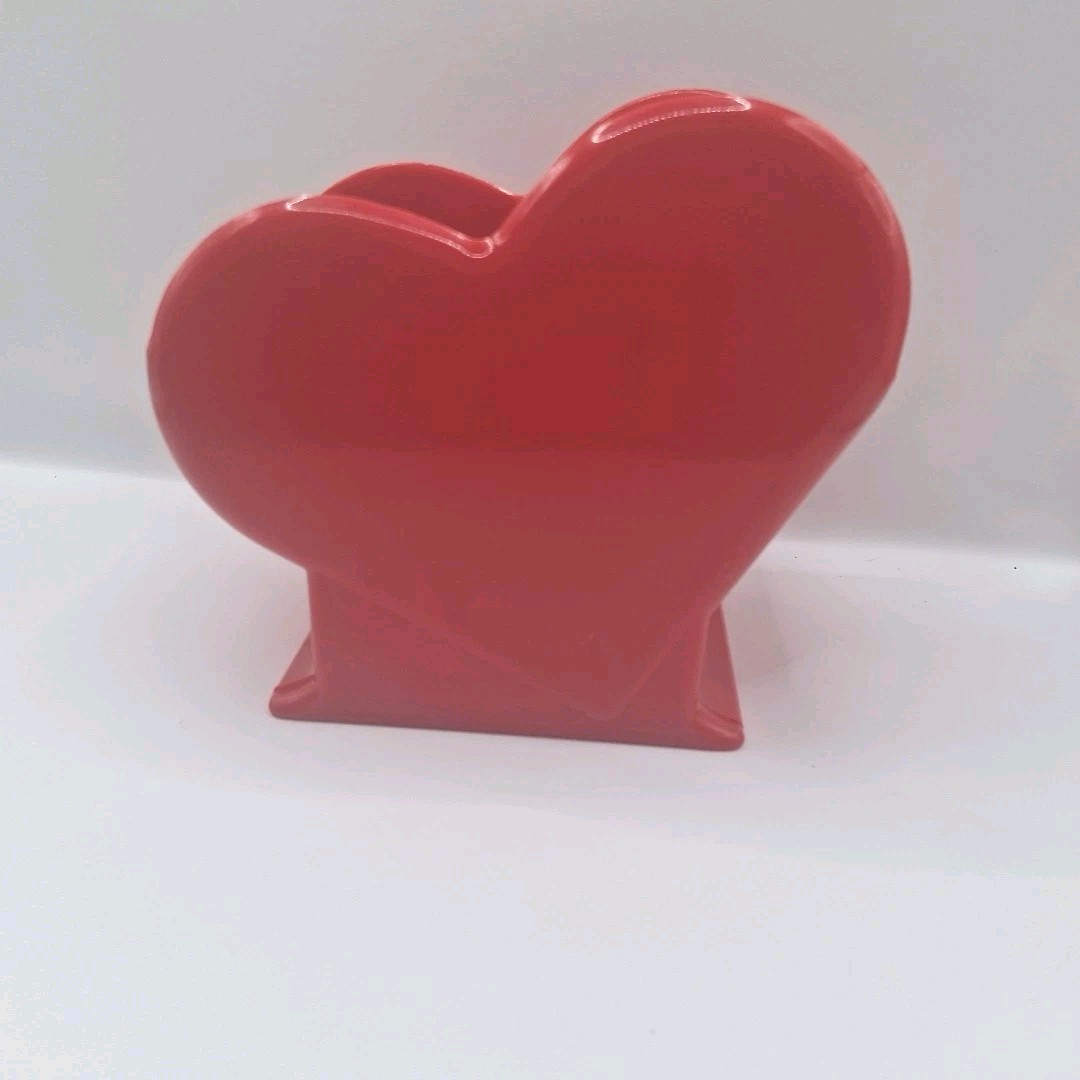 Vtg 1992 Diamond Line Red Plastic Vase Planter Pot Tilted Heart Valentine\'s Day