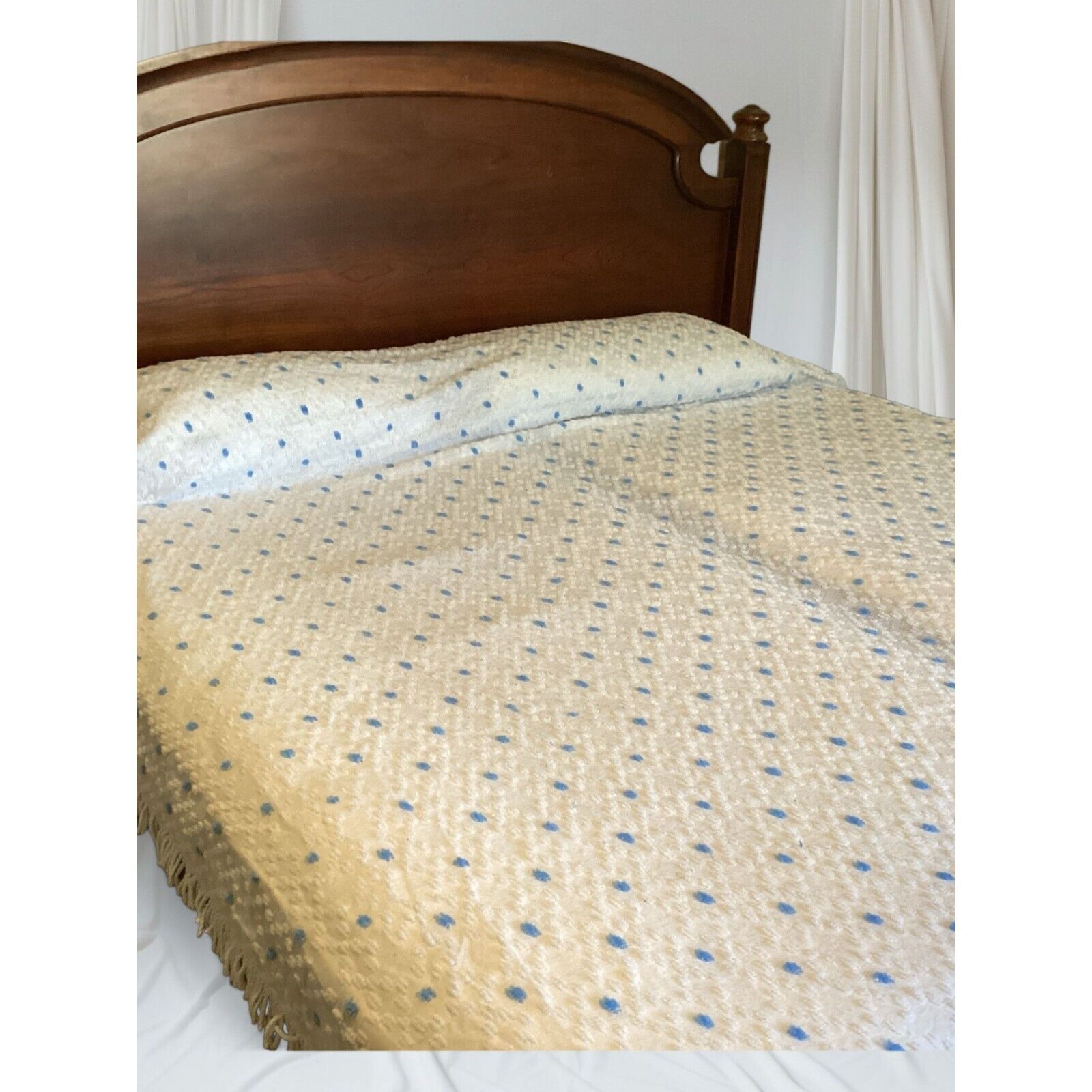 Vintage Full/Queen Bedspread Chenille White With Blue Dots