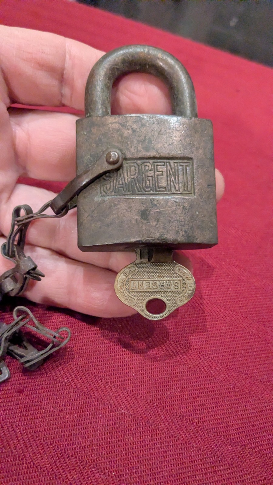 VINTAGE SARGENT PADLOCK WITH 1 KEY