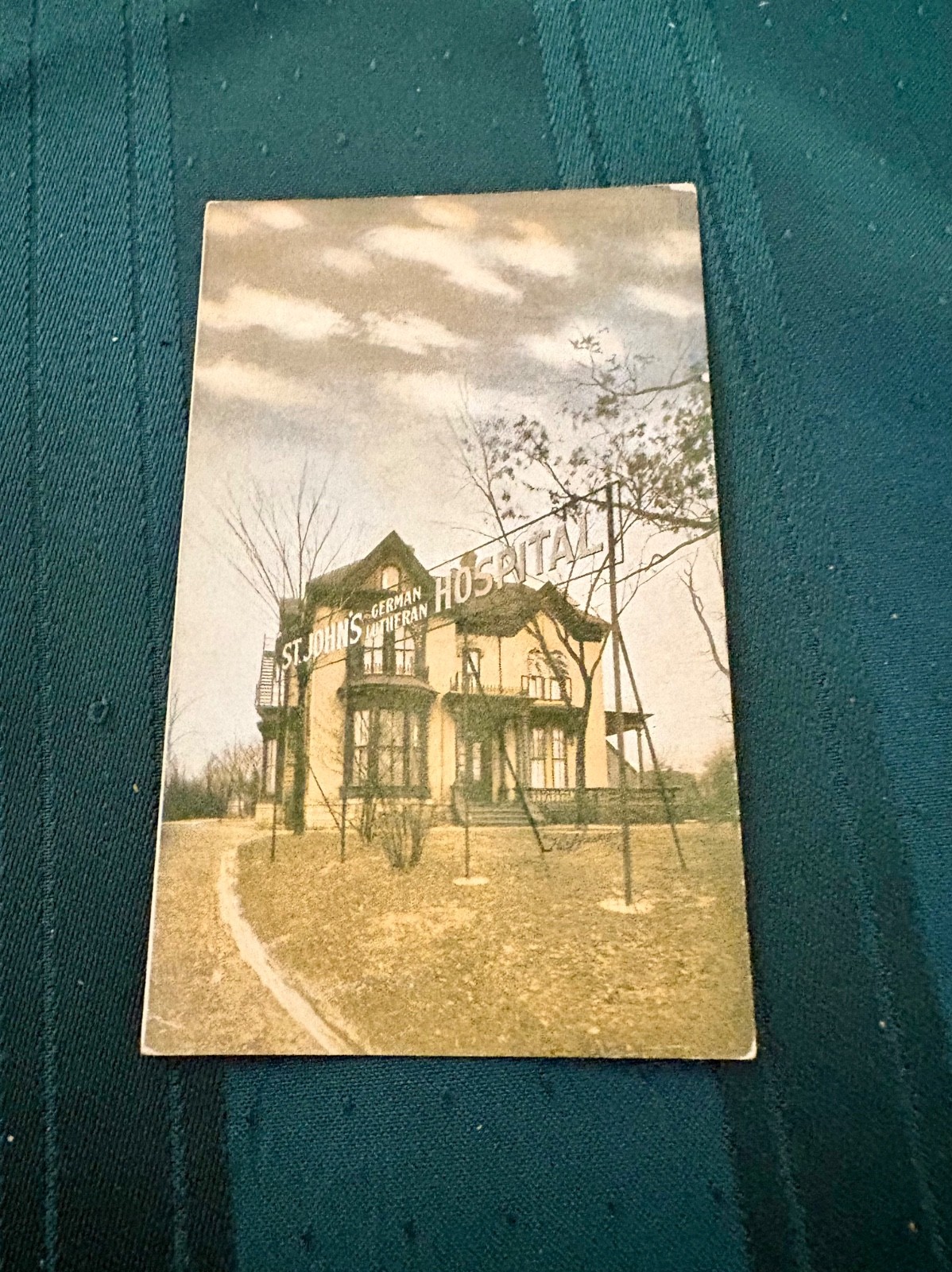 VINTAGE ST. JOHN\'S GERMAN LUTHERAN HOSPITAL  POSTCARD -ST. PAUL, MINNESOTA MN-