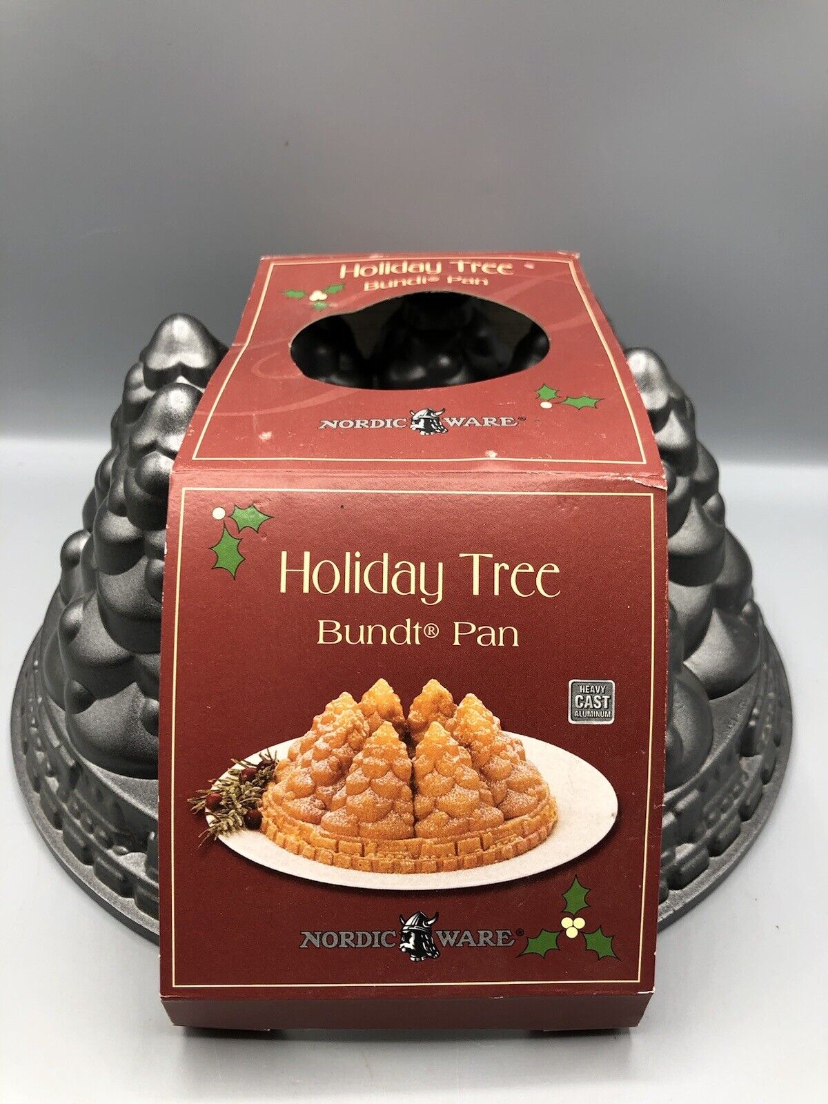 Nordic Ware Holiday Christmas Tree Bundt Cake Baking Pan 10 Cup Made in USA