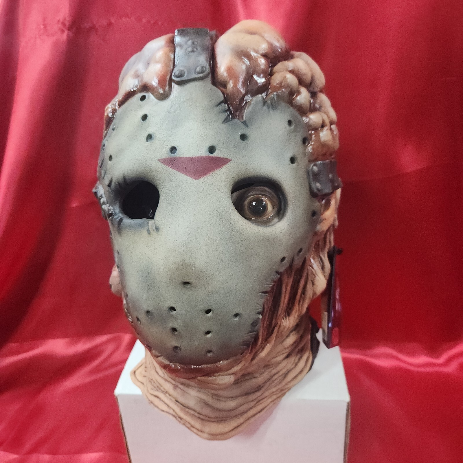 Jason Goes to Hell - \'93 Jason Mask- Trick Or Treat Studios