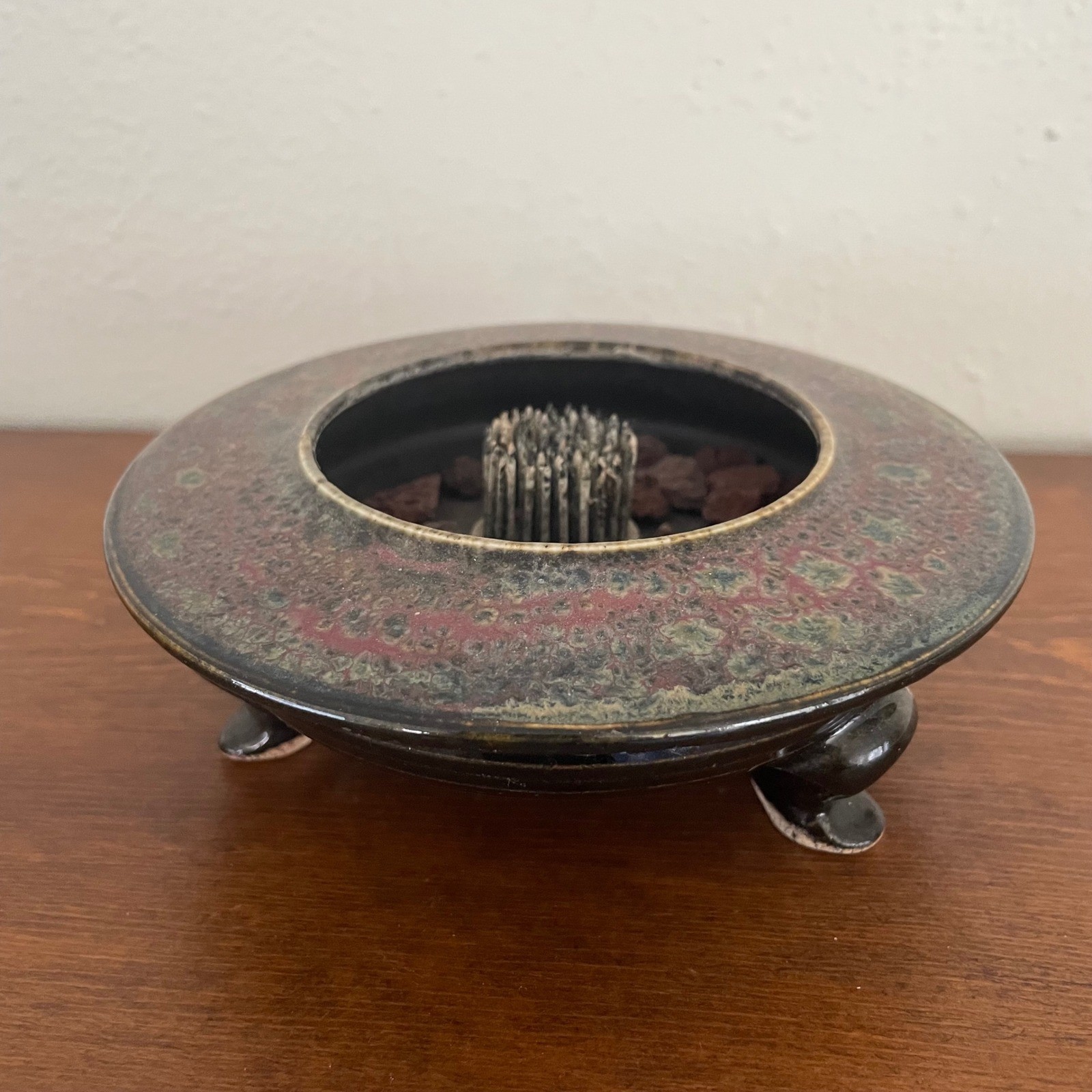 VTG 90s Artist Signed Ikebana Round Tripod Ceramic Vase w/ Multicolor Glaze 5.5\