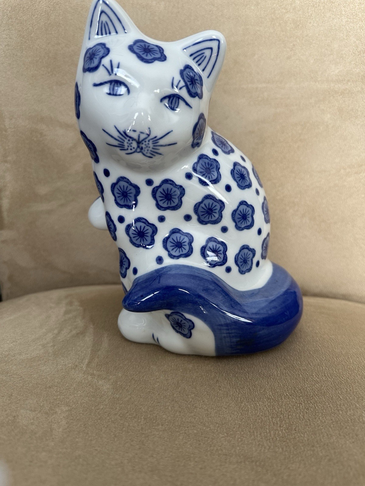 Seymour Mann Blue & White Floral Cat Figurine Fine Porcelain 8” Tall Great Cond