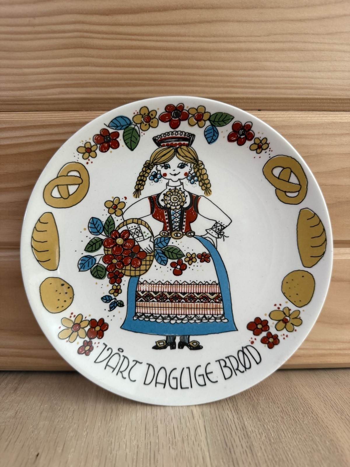 VINTAGE  Our Daily Bread Stavangerflint Norway VART DAGLIGE BROD PLATE 9.5”
