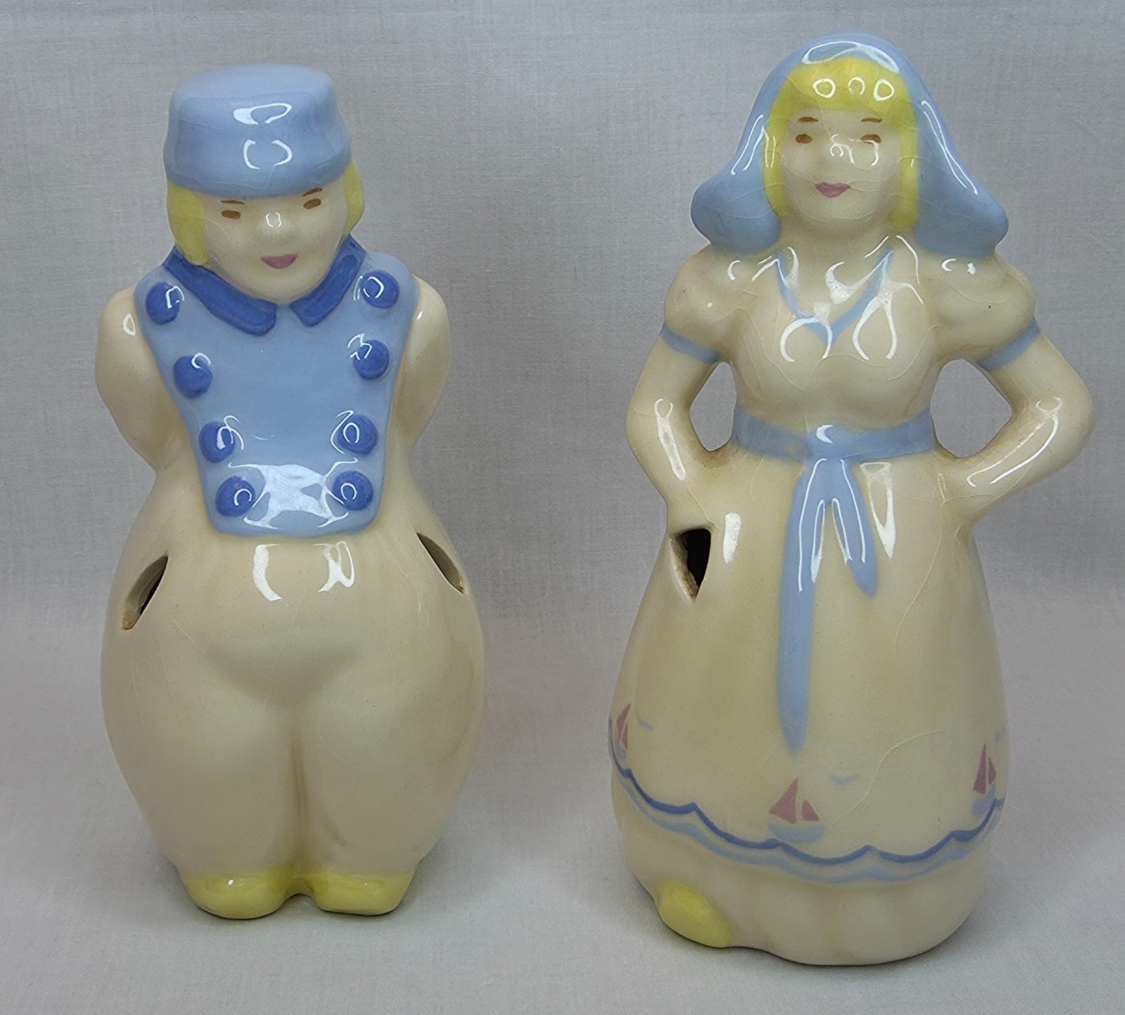 Vintage Shawnee Pottery Dutch Boy & Girl Bud Vase Pair 6\