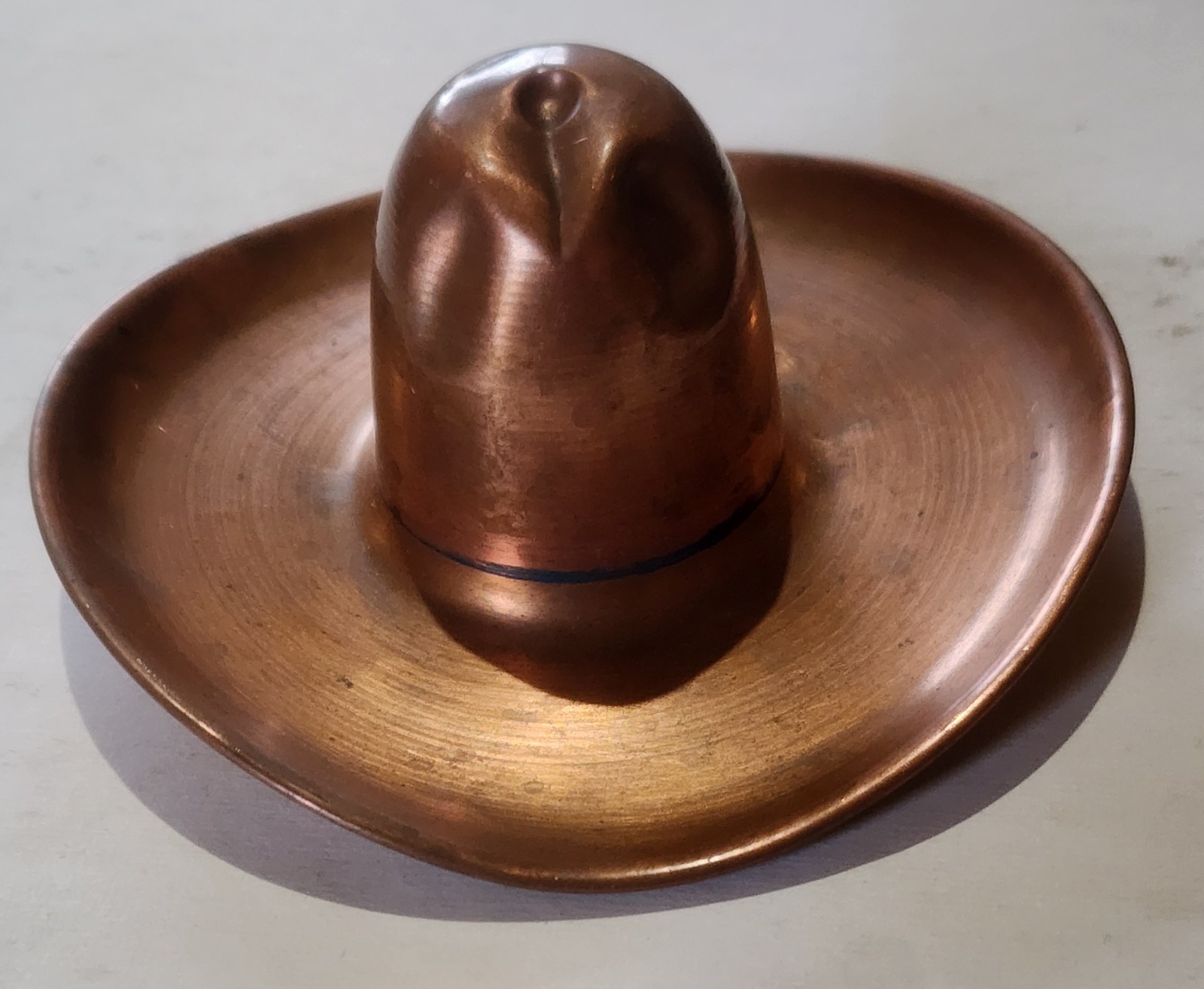 VINTAGE 1940\'S COPPER WESTERN COWBOY HAT ASHTRAY 