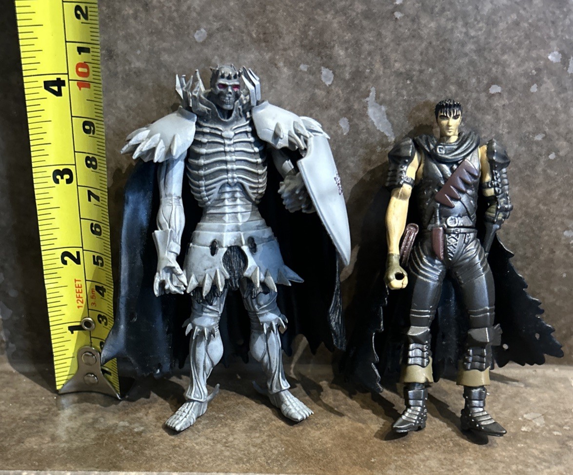 2x Berserk Guts Black Swordsman Skull Knight Limited Edition Figures Art of War