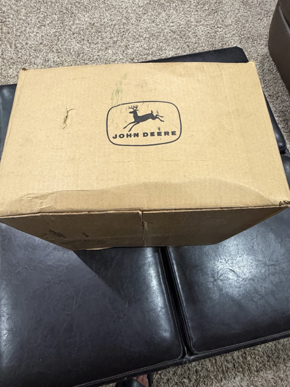 VTG-pre ‘68 John Deere  4-Legged Deer AR33926 Shipment Box-JD Parts Depot Omaha