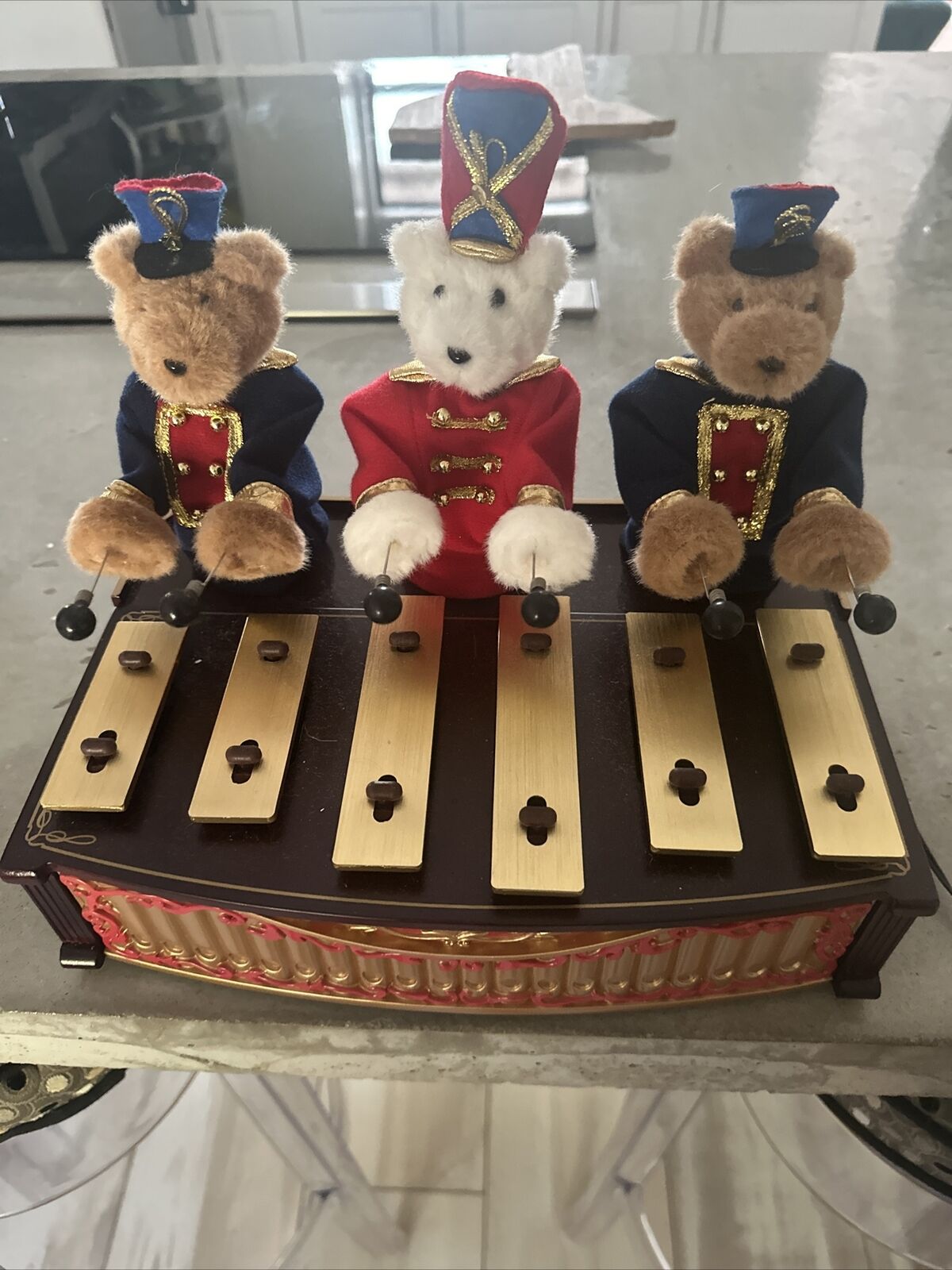 Mr. Christmas Bandstand Bears Plays 50 Songs Christmas & Non Christmas Classics