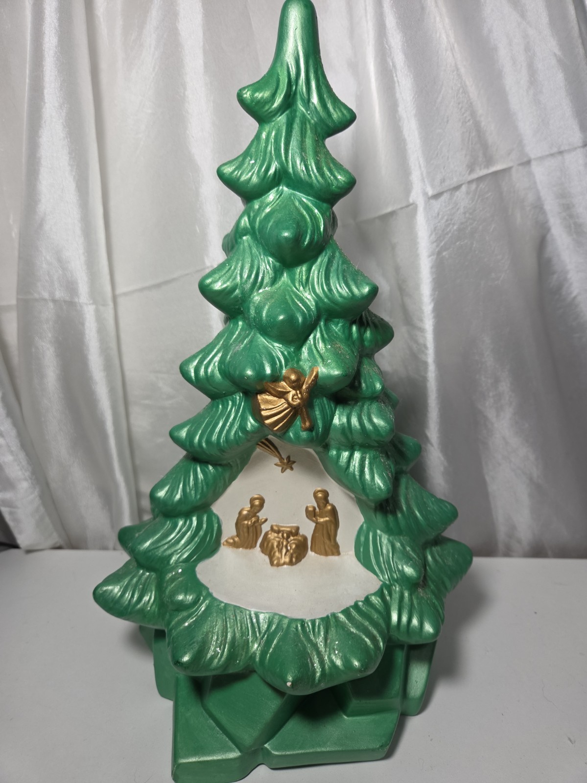 Rare 14” VTG 1982 Scarlatella Ceramic Christmas Tree with Nativity Scene Inside