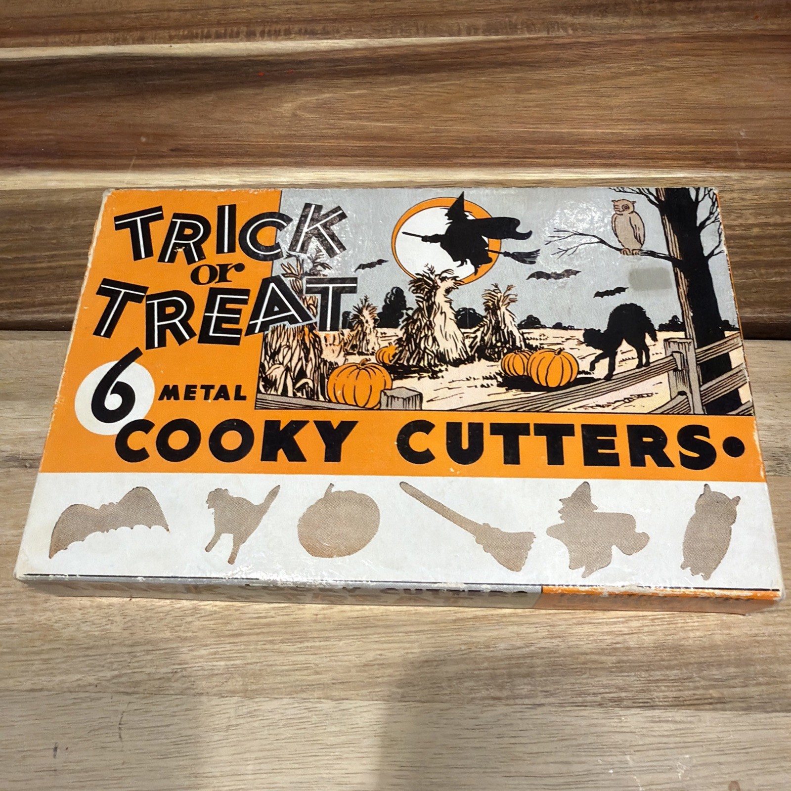 Vintage Halloween Trick or Treat Cooky Cookie Cutters with Box