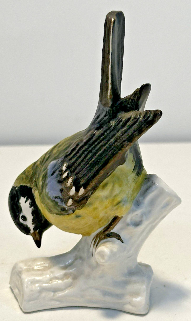 Goebel Blue Titmouse Bird Figurine 38 015 Retired (10D b49)